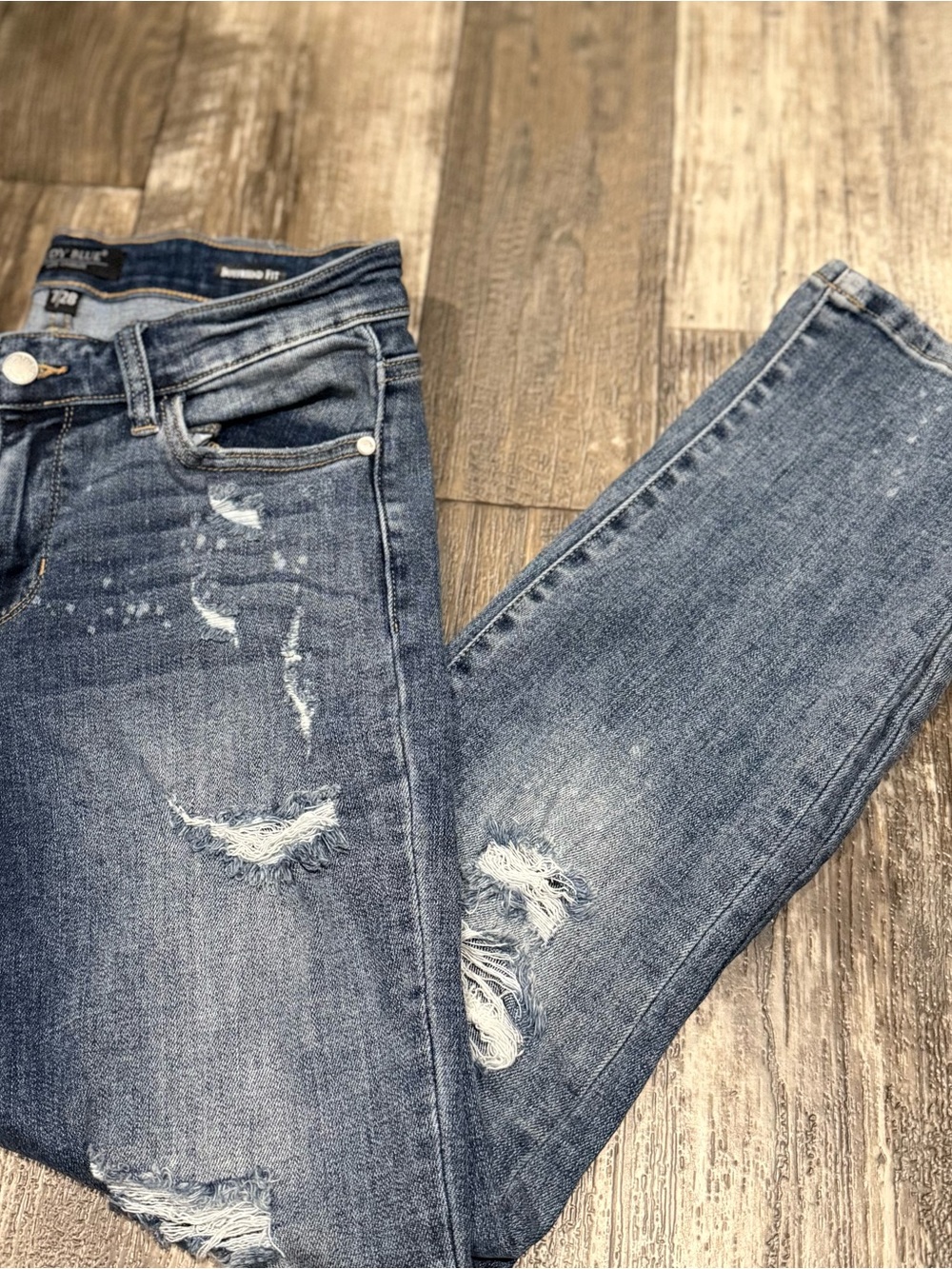Judy Blue Distressed Boyfriend Fit Skinny Jeans Size 7/28
